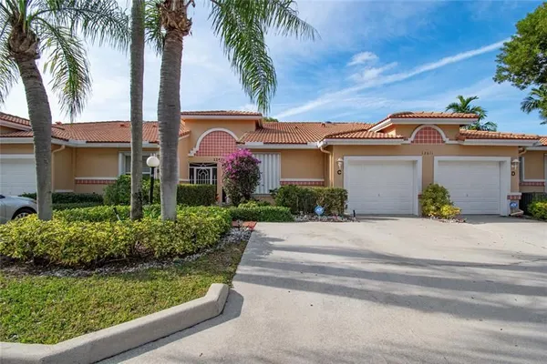 Property Slideshow image 2 of 34 | 12611 crystal pointe dr c, Boynton Beach, FL, 33437