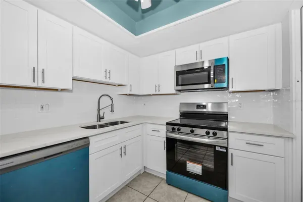 Property Slideshow image 3 of 18 | 632 edgewater dr unit 139, Dunedin, FL, 34698