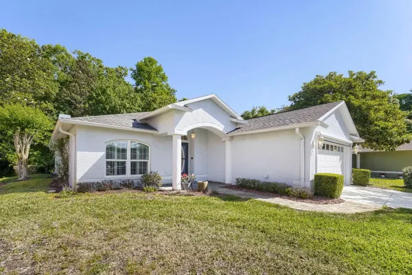Property Slideshow image 3 of 27 | 11337 clear oak cir, New Port Richey, FL, 34654