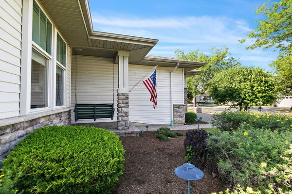 Property Slideshow image 2 of 25 | 12251 tuliptree ln, Huntley, IL, 60142