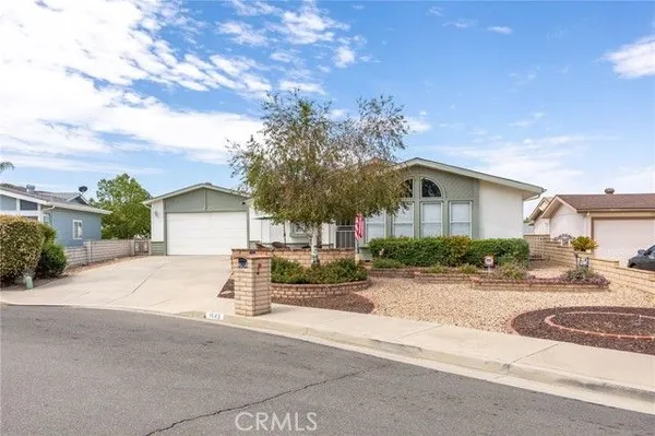 Property Slideshow image 2 of 44 | 1645 pear tree ct, Hemet, CA, 92545