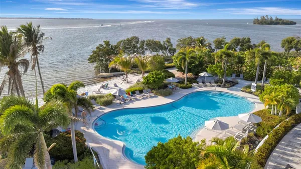 Property Slideshow image 2 of 100 | 246 sapphire lake dr 201, Bradenton, FL, 34209