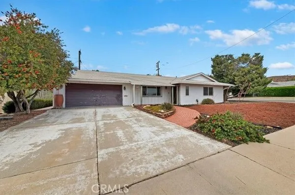 Property Slideshow image 2 of 29 | 27190 pinehurst rd, Menifee, CA, 92586