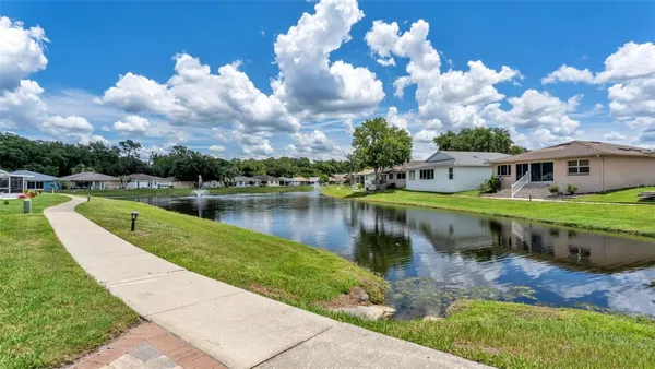 Property Slideshow image 2 of 44 | 6257 silver lakes dr, Lakeland, FL, 33810