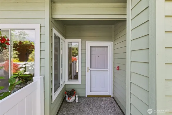 Property Slideshow image 3 of 40 | 3638 224th pl 1312, Issaquah, WA, 98029