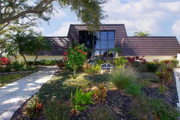 Property Slideshow image 2 of 45 | 14130 rosemary ln 4211, Largo, FL, 33774