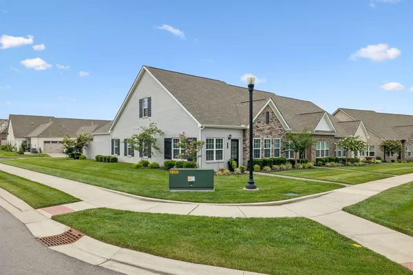 Property Slideshow image 2 of 45 | 903 meadowcrest way, Lebanon, TN, 37090