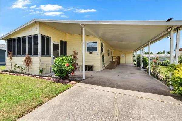 Property Slideshow image 2 of 53 | 1811 sherwood hill dr, Lakeland, FL, 33810