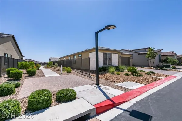Property Slideshow image 3 of 47 | 10184 chrysolite, Las Vegas, NV, 89143