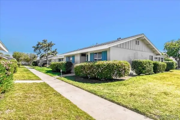 Property Slideshow image 2 of 31 | 3760 s vis 75, Oceanside, CA, 92057