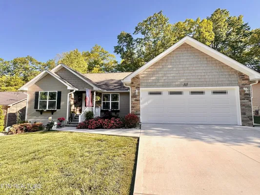 Property Slideshow image 2 of 30 | 311 lakeview dr, Crossville, TN, 38558