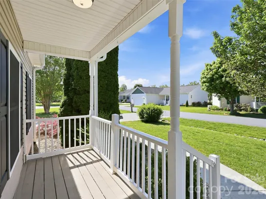 Property Slideshow image 3 of 43 | 209 beechnut dr, Hendersonville, NC, 28739