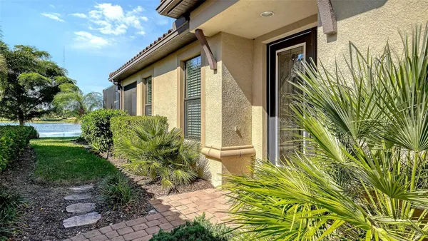 Property Slideshow image 2 of 72 | 5572 sentiero dr, Nokomis, FL, 34275