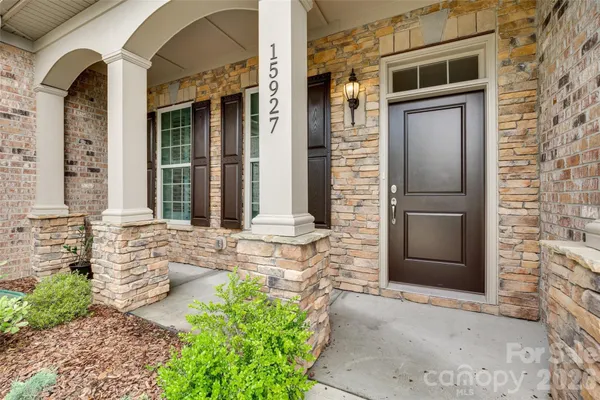 Property Slideshow image 3 of 47 | 15927 vale ridge dr, Charlotte, NC, 28278