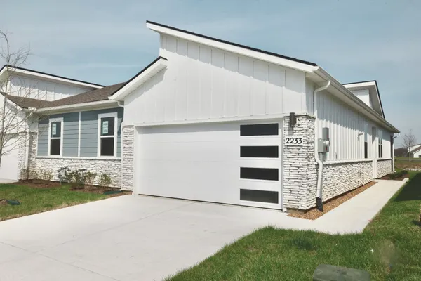 Property Slideshow image 2 of 55 | 2233 holmesburg pvt cir, Gallatin, TN, 37066