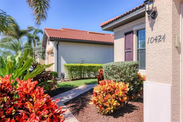 Property Slideshow image 2 of 58 | 10424 crooked creek dr, Venice, FL, 34293