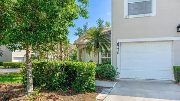 Property Slideshow image 3 of 26 | 6770 fairway gardens dr, Bradenton, FL, 34203