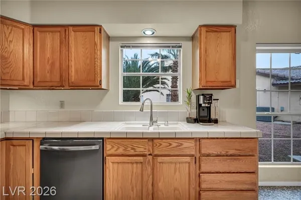 Property Slideshow image 3 of 48 | 5133 kingsbridge dr, Las Vegas, NV, 89130