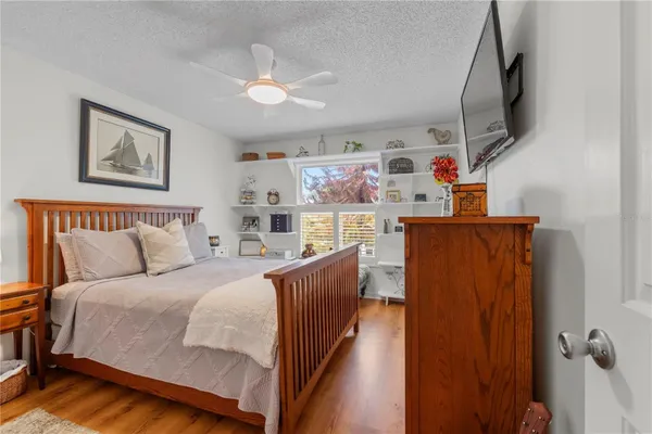 Property Slideshow image 3 of 37 | 121 costa mesa dr, Lady Lake, FL, 32159