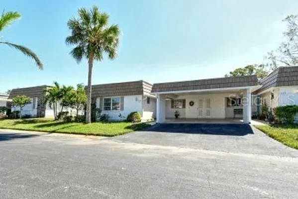 Property Slideshow image 2 of 35 | 2020 riverbluff pkwy # v329, Sarasota, FL, 34231