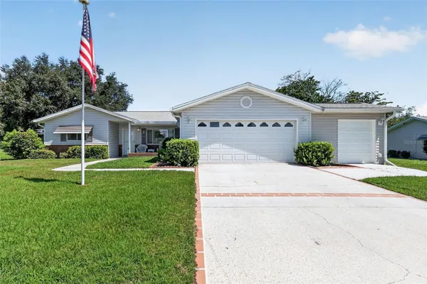 Property Slideshow image 2 of 48 | 10403 se 177th pl, Summerfield, FL, 34491