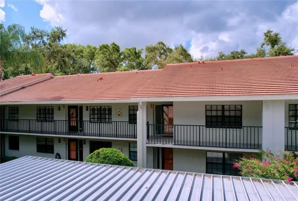 Property Slideshow image 2 of 59 | 2020 lakeview dr apt 203, Clearwater, FL, 33763