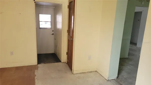 Property Slideshow image 3 of 20 | 9850 lily st 117, Pinellas Park, FL, 33782