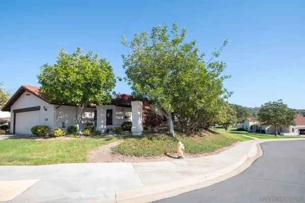 Property Slideshow image 2 of 37 | 12815 camino ramilette, San Diego, CA, 92128