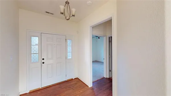 Property Slideshow image 2 of 50 | 519 dunning ln, Chesapeake, VA, 23322