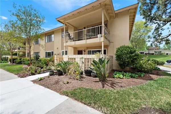 Property Slideshow image 2 of 19 | 174 avenida majorca, Laguna Woods, CA, 92637