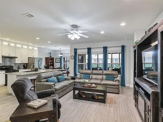 Property Slideshow image 2 of 37 | 6026 prairie bend ln, Frisco, TX, 75036