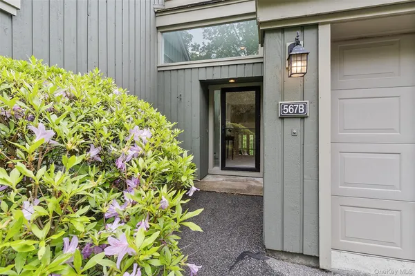 Property Slideshow image 3 of 50 | 567 heritage hls b, Somers, NY, 10589