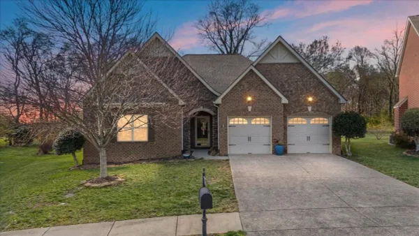 Property Slideshow image 2 of 43 | 535 cloverhill ln, Lebanon, TN, 37090