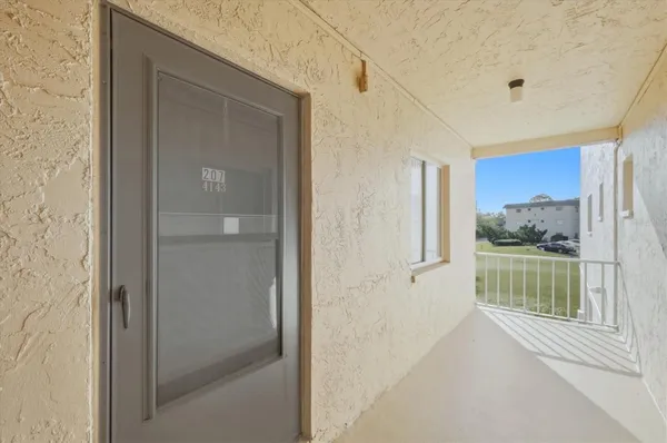 Property Slideshow image 2 of 41 | 4143 heron way 207  e, Bradenton, FL, 34205