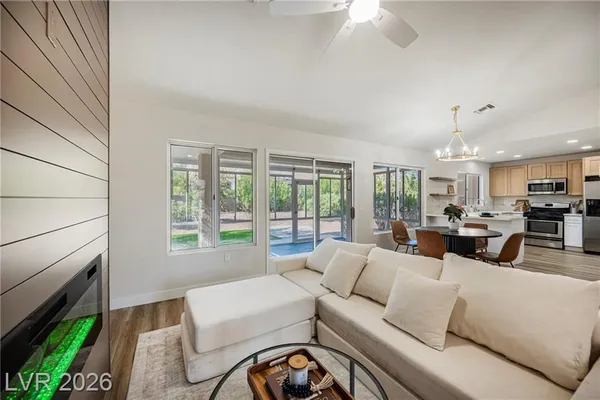Property Slideshow image 2 of 19 | 9009 signal terrace dr, Las Vegas, NV, 89134
