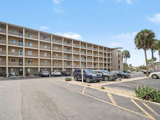 Property Slideshow image 2 of 32 | 3801 lake bayshore dr h413, Bradenton, FL, 34205