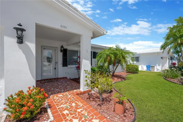 Property Slideshow image 3 of 57 | 4201 93rd ter, Pinellas Park, FL, 33782