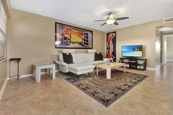 Property Slideshow image 2 of 26 | 33 fanshaw a # 33, Boca Raton, FL, 33434