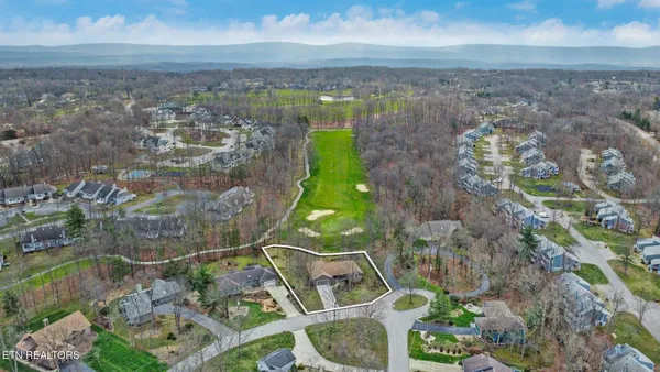 Property Slideshow image 3 of 40 | 31 kingsboro ln, Crossville, TN, 38558