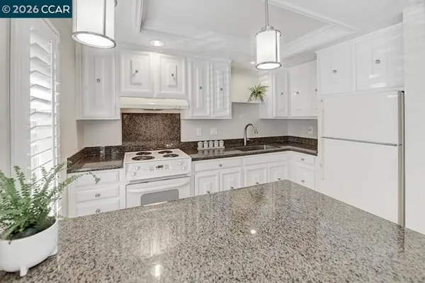 Property Slideshow image 3 of 36 | 1324 canyonwood ct 1, Walnut Creek, CA, 94595