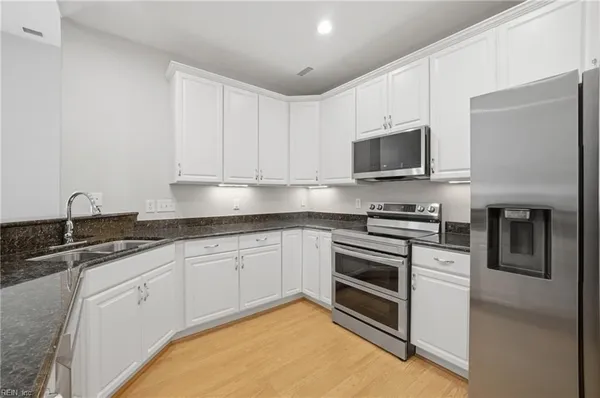 Property Slideshow image 3 of 50 | 1441 scoonie pointe dr, Chesapeake, VA, 23322