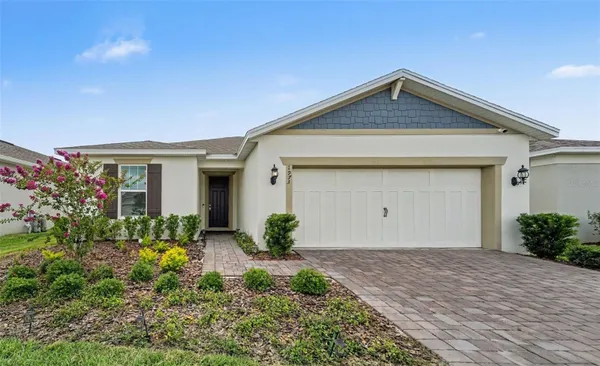 Property Slideshow image 3 of 35 | 1973 spring shower cir, Kissimmee, FL, 34744