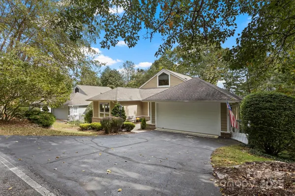 Property Slideshow image 2 of 48 | 320 dawnbrook dr 17, Flat Rock, NC, 28731