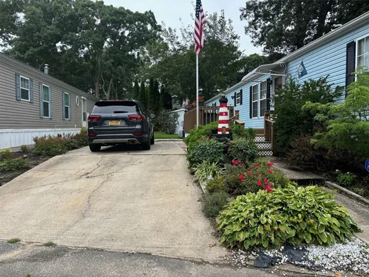 Property Slideshow image 2 of 46 | 1661 old country rd 189, Riverhead, NY, 11901