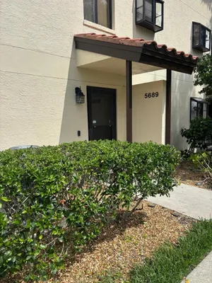 Property Slideshow image 3 of 24 | 5689 gardens dr, Sarasota, FL, 34243