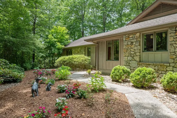 Property Slideshow image 2 of 38 | 117 tarnhill dr, Flat Rock, NC, 28731