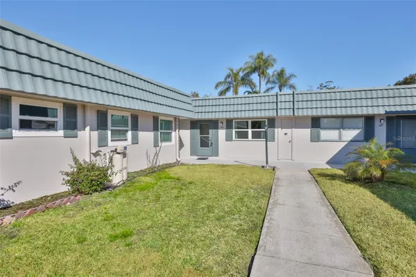 Property Slideshow image 3 of 58 | 1811 bedford ln 148, Sun City Center, FL, 33573