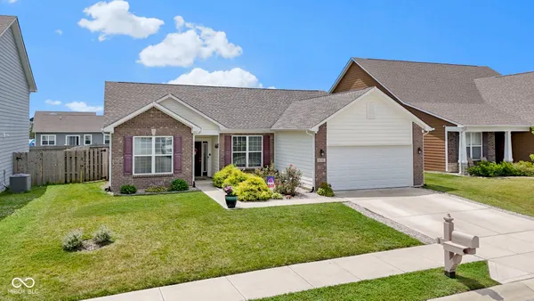 Property Slideshow image 2 of 63 | 9101 gordimer cir, Indianapolis, IN, 46239