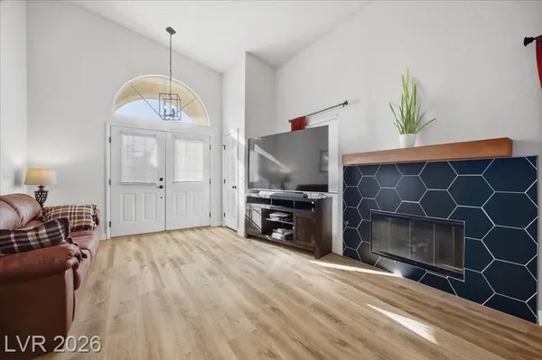 Property Slideshow image 2 of 20 | 4932 signal dr, Las Vegas, NV, 89130