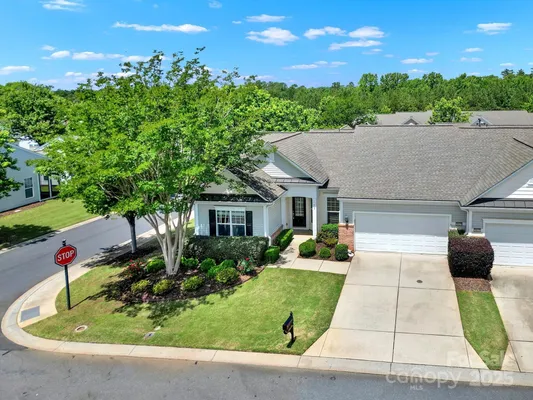 Property Slideshow image 2 of 41 | 28129 song sparrow ln, Fort Mill, SC, 29707